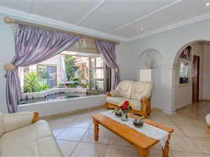 5 Bed House in Brackenhurst