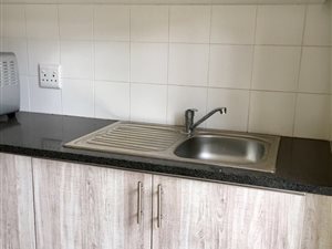 Bachelor apartment in Silverton