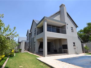 5 Bed House in Waterkloof Heights