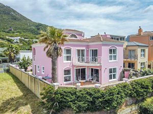 3 Bed House in Hout Bay and surrounds