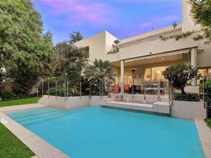 4 Bed House in River Club