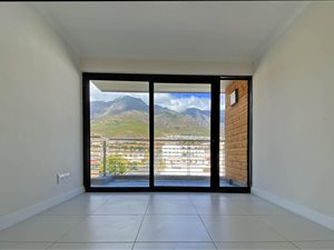 2 Bed Apartment in Zonnebloem