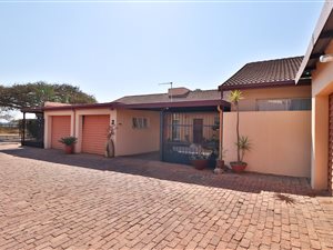 2 Bed Simplex in Pierre van Ryneveld