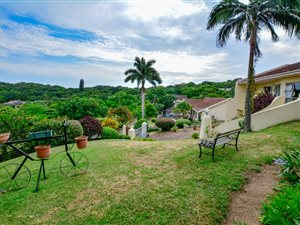 4 Bed House in Blythedale Beach