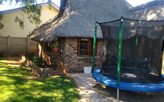 4 Bedroom House in Jan Kempdorp