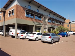 125 m² Office Space in Aerorand
