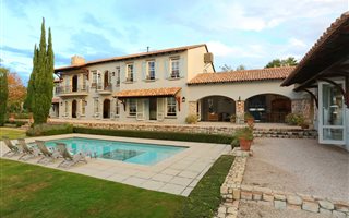 6 Bedroom House in Blue Hills Country Estate