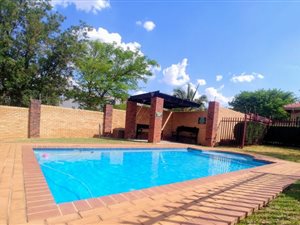 1 Bed Apartment in Honeydew