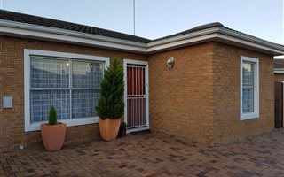 3 Bedroom Townhouse in Stellenberg