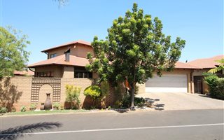 4 Bedroom Townhouse in Equestria