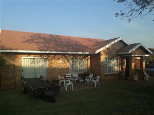 3 Bed House in Azaleapark