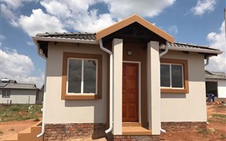 2 Bedroom House in Zandfontein AH