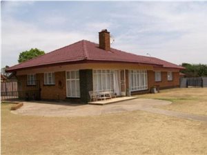 4 Bed House in Hendrina