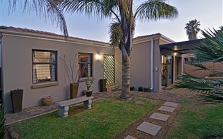 4 Bedroom House in Glen Marais