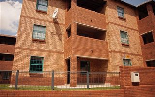 2 Bedroom House in Dorandia