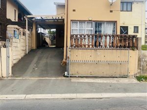 3 Bed House in Westcliff