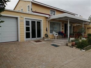 2 Bed Townhouse in Hartenbos