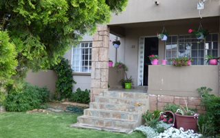 2 Bedroom Townhouse in Isandovale