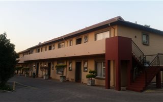 2 Bedroom Apartment in Sinoville