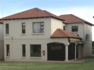 4 Bedroom Townhouse in Emfuleni Golf Estate
