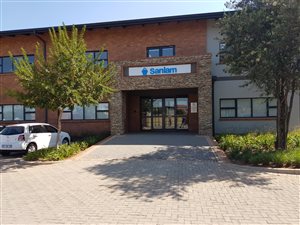 122.800003051758 m² Office Space in Aerorand