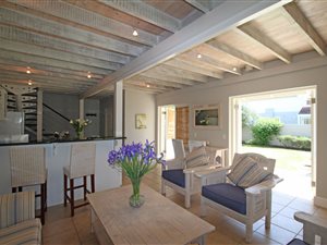 2 Bed Apartment in Keurboomstrand