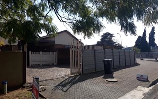 3 Bedroom House in Woodmere