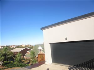 3 Bed House in Dana Bay