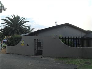 3 Bed House in Rewlatch