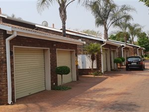 2 Bed Duplex in Waterkloof Glen