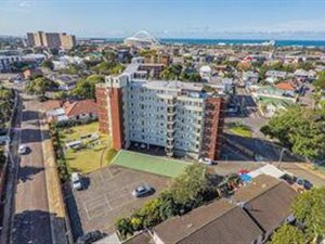1.5 Bed Apartment in Essenwood