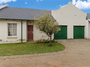 2 Bed Townhouse in Magaliesberg Country Estate