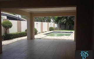 5 Bedroom House in Bryanston