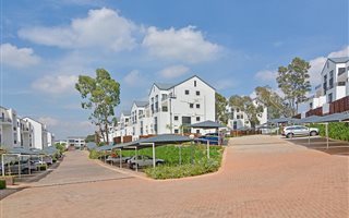 3 Bedroom Apartment in Oakdene