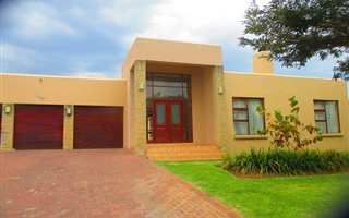 4 Bedroom House in Carlswald North Estate