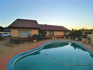 3 Bed House in Edelweiss