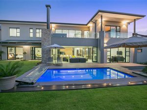 5 Bed House in Steyn City