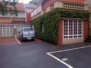 890 m² Commercial space in Overport
