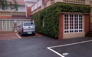 890 m² Commercial space in Overport