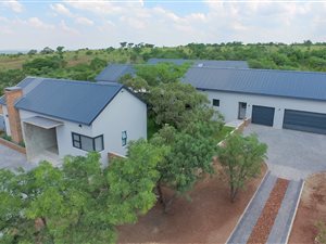 4 Bedroom House in Pebble Rock