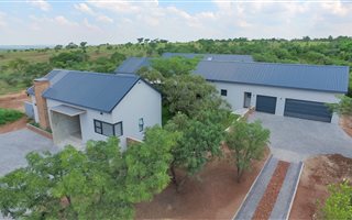 4 Bedroom House in Pebble Rock