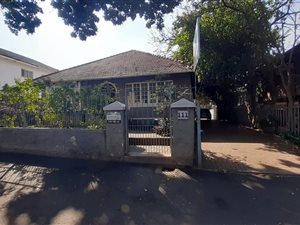 180 m² Commercial space in Glenwood