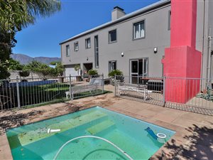 4 Bed House in Northern Paarl