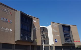 383 m² Office Space in Irene