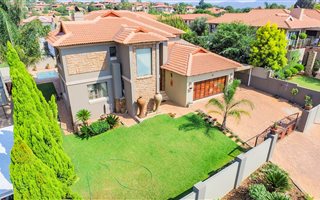5 Bedroom House in Birdwood