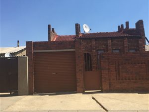2 Bed House in Meadowlands