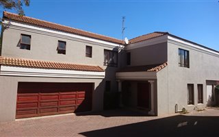 4 Bedroom Duplex in Centurion Golf Estate