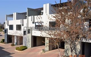 2 Bedroom Townhouse in Lombardy Estate