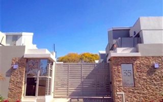 3 Bedroom Townhouse in Oaklands