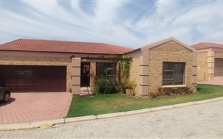 3 Bedroom Townhouse in Island View